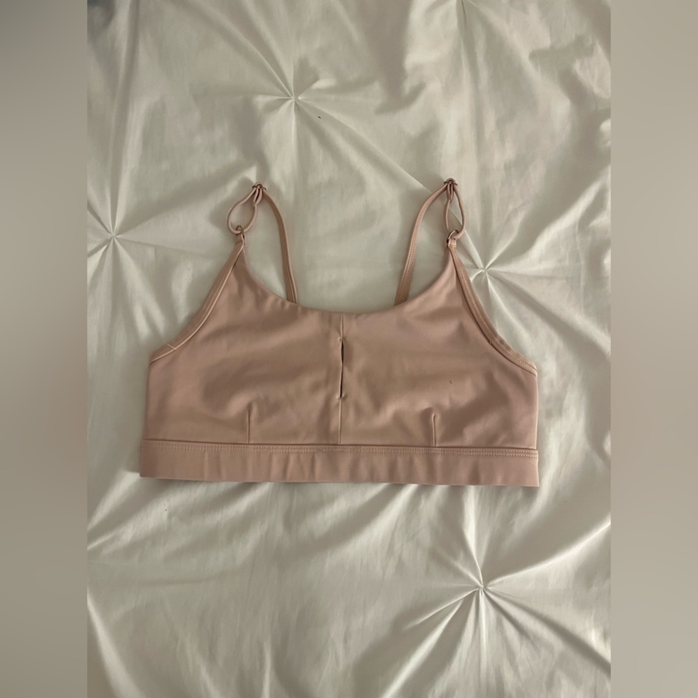 Nike women’s pink sports bra